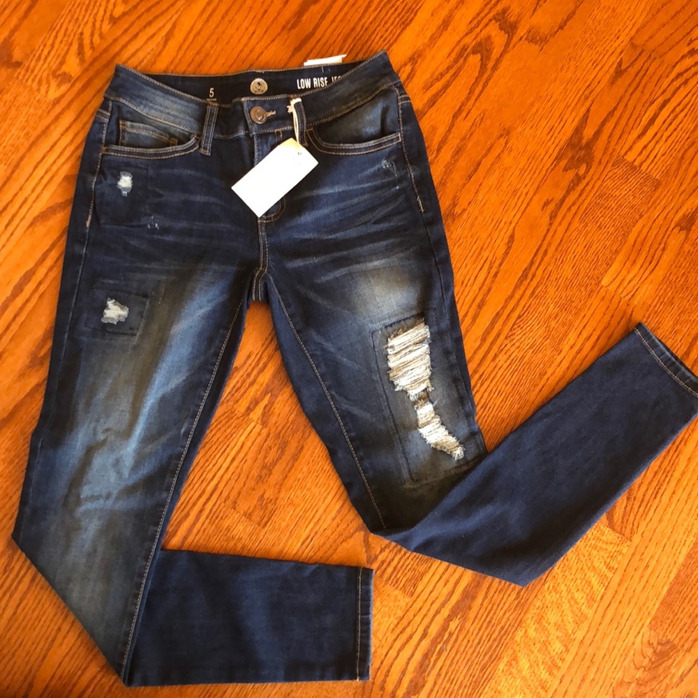 New jegging stretch with rips